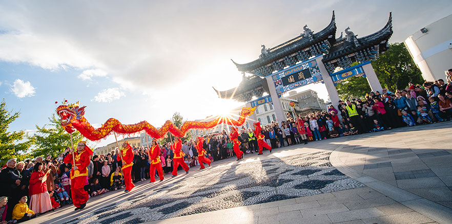 dragon-dancers-during-chinese-new-year-celebrations-at-the-dunedin-chinese-garden-photo-credit-dunedin-nz-737920.jpg Dragon dancers during Chinese New Year celebrations at the Dunedin Chinese Garden. Photo credit: Dunedin NZ.